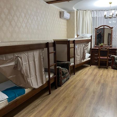 ArArAt-MAIDAN Hostel KIEV Exterior foto