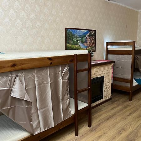 ArArAt-MAIDAN Hostel KIEV Exterior foto